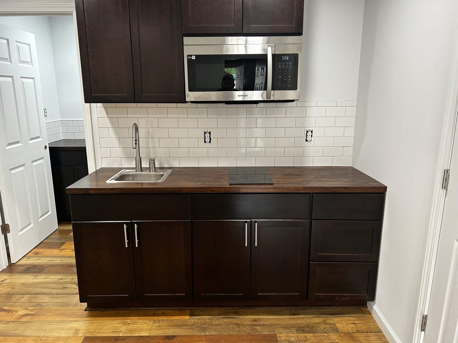 Kitchen Cabinet Installation